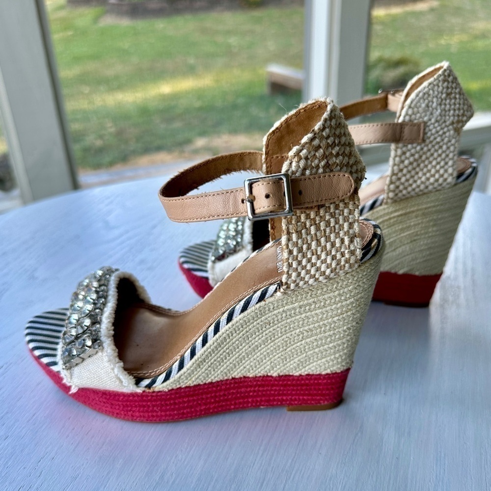 GIANNI BINI, CANVAS SANDALS WITH 4 1/4”WEDGE HEEL. PRE-OWNED. SIZE 6 - Picture 5 of 11